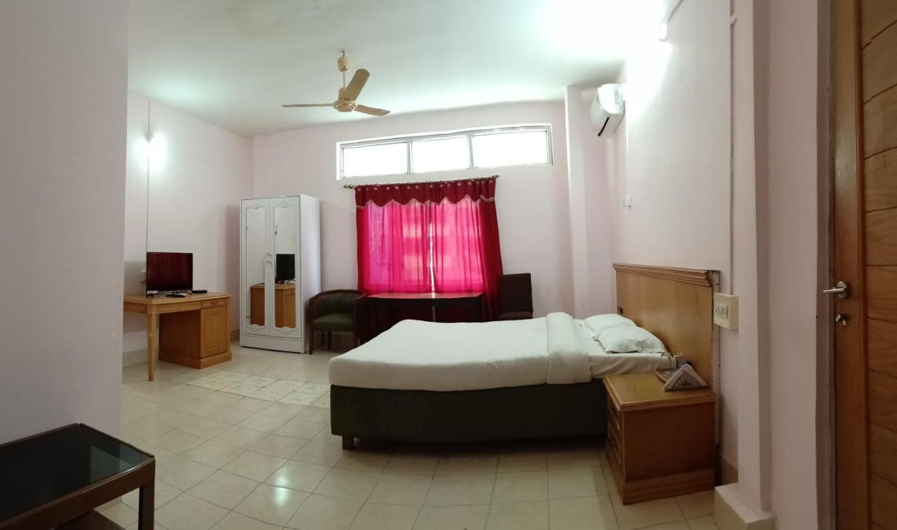 The Regency Hotel Dibrugarh Buitenkant foto